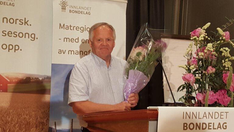 Bjørn Iversen ble utnevnt til æresmedlem i Norges Bondelag